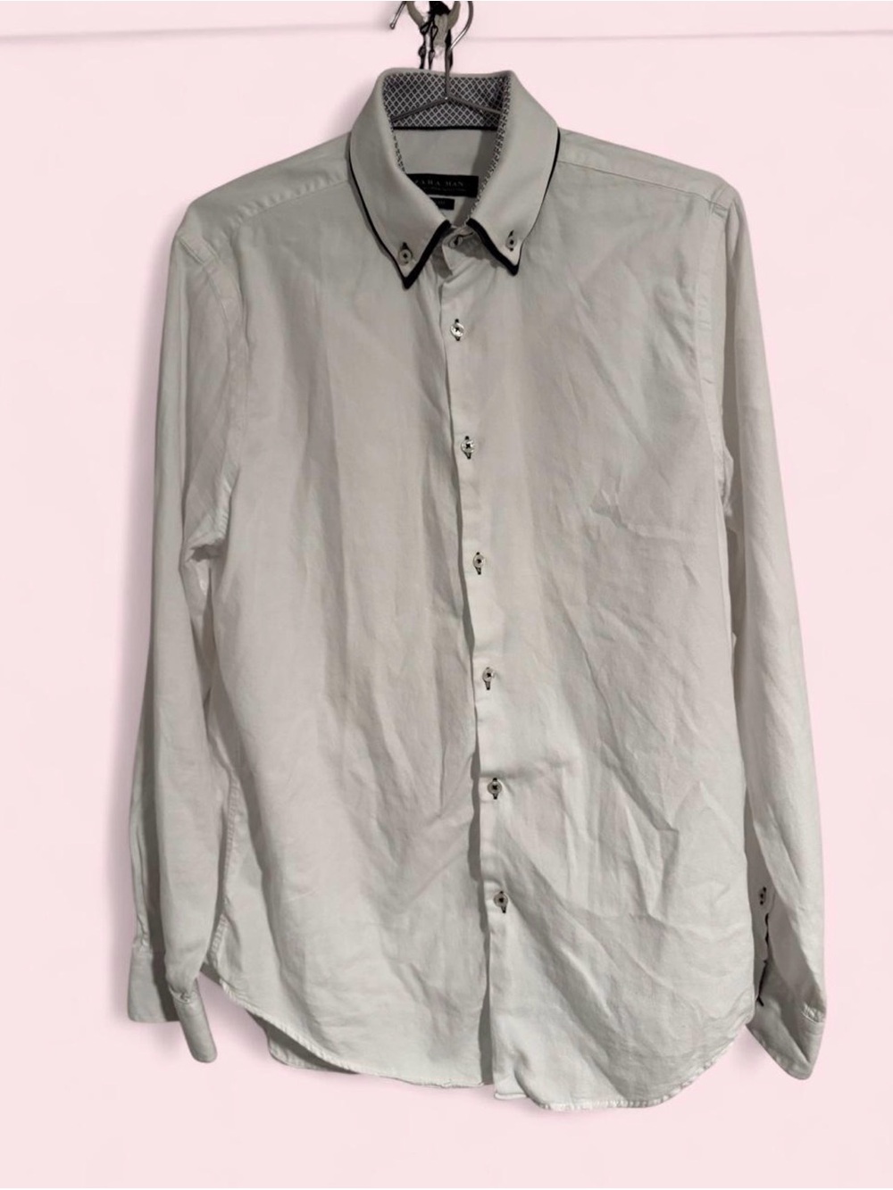 Zara Light Gray/White Long-Sleeve Button-Down with Black Collar Trim
